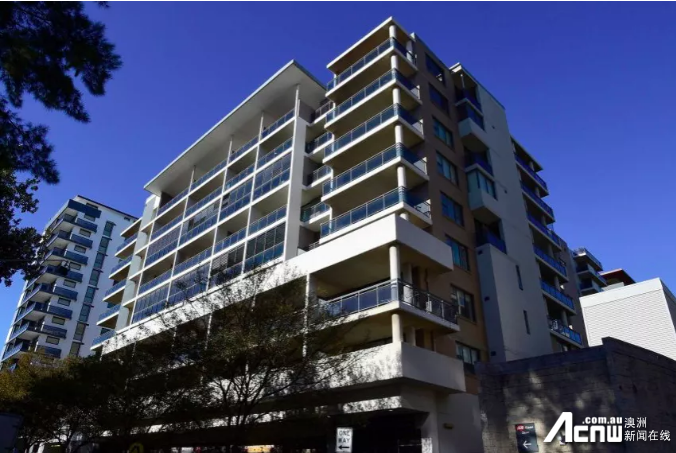 悉尼一公寓楼被评“最差公寓楼”！没完工就入住，房顶有大洞，有极大安全隐患