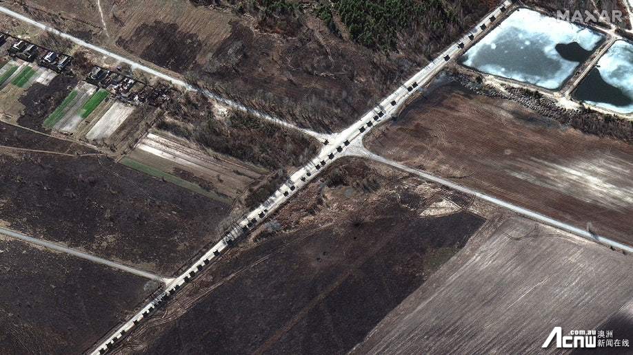 私人卫星曝光让俄军近乎裸奔，乌克兰：63公里长的肥料和废铁